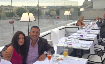Dinner under Eiffel Tower